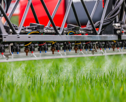 ‘Spot spraying’ without an expensive camera system