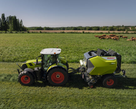 Variable round baler with new chamber concept