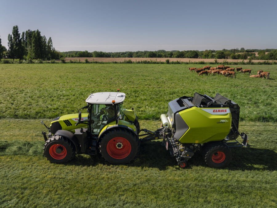 Variable round baler with new chamber concept