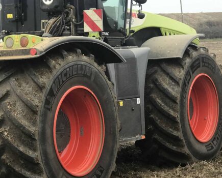 Tyres replace tracks to deliver great results