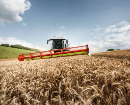 CLAAS LEXION with a new cab, more power and new CEMOS automatic functions