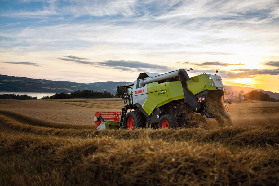 CLAAS completes combine harvester family with new EVION model series