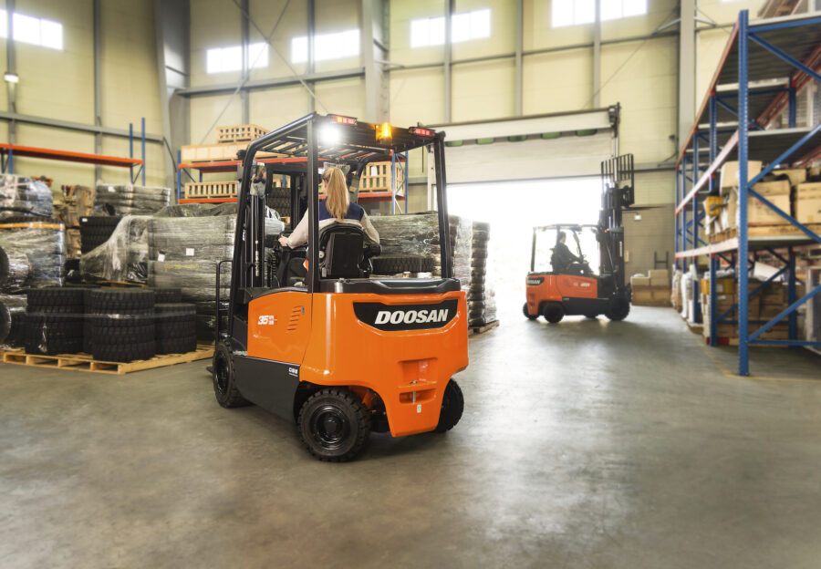 Doosan upgrades its popular electric BT/BX 7 Plus Series 