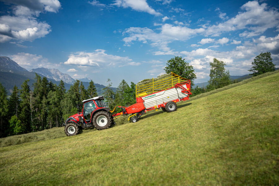 Pöttinger sends new loader wagon onto the slopes