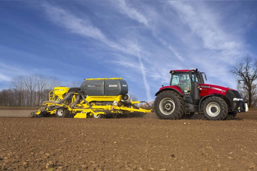 Case IH forms exclusive distribution alliance with Bednar FMT