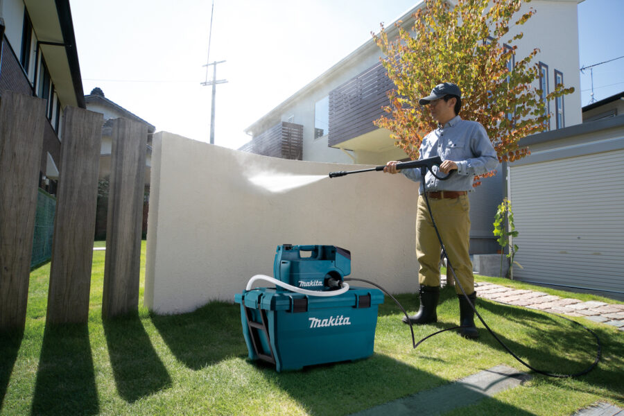 Makita launches new cordless LXT pressure washer