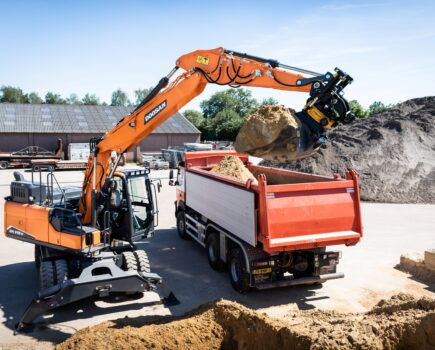 Doosan raises curtain on new generation DX140W-7 and DX160W-7 Stage V wheeled excavators