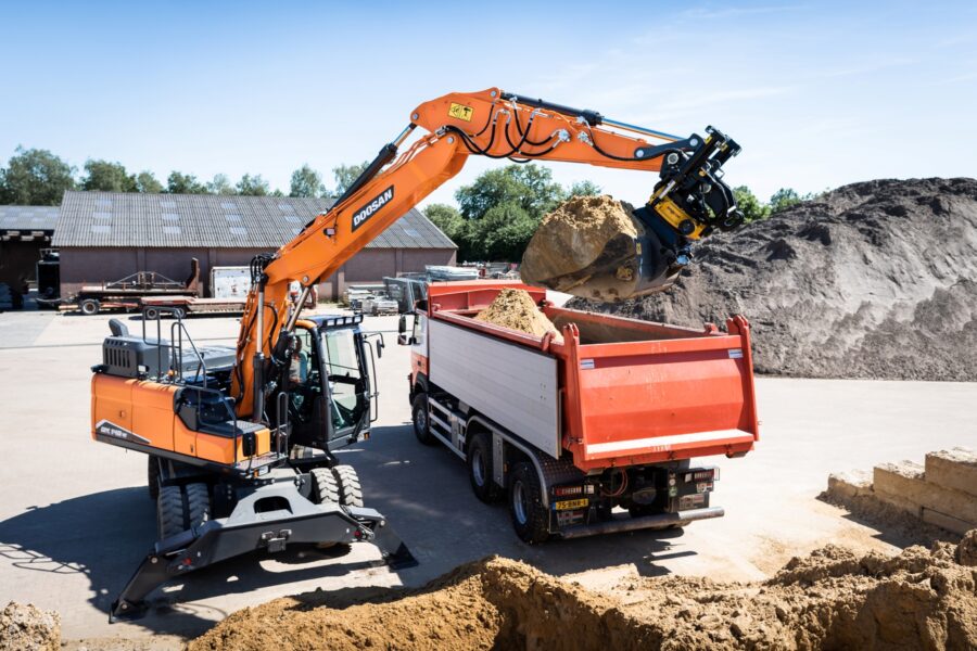 Doosan raises curtain on new generation DX140W-7 and DX160W-7 Stage V wheeled excavators