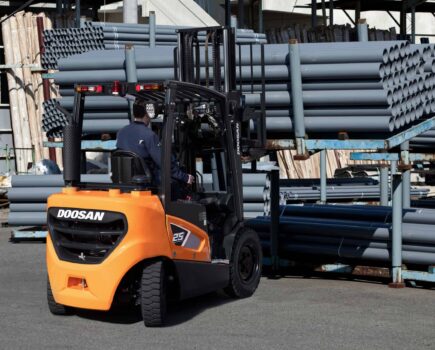 Doosan expands Euro Stage V compliant 9-Series forklifts with 2.0-3.5t capacity models