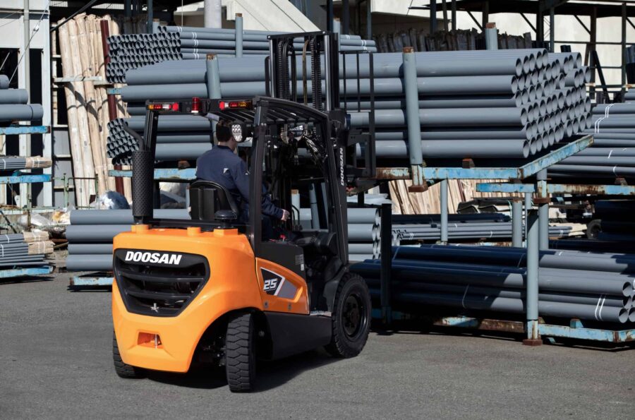 Doosan expands Euro Stage V compliant 9-Series forklifts with 2.0-3.5t capacity models