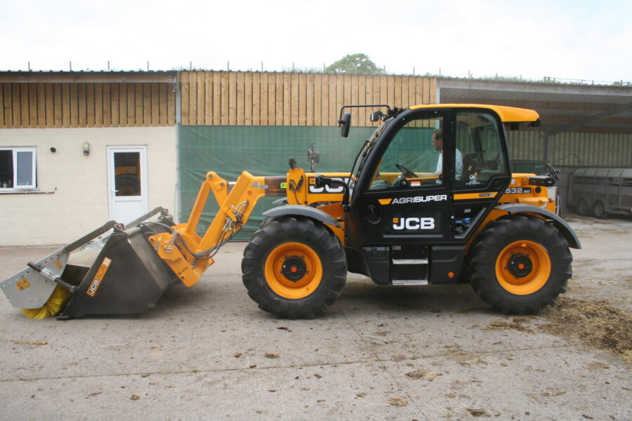 JCB’s most compact mid-range Loadall gets Dualtech VT Drive