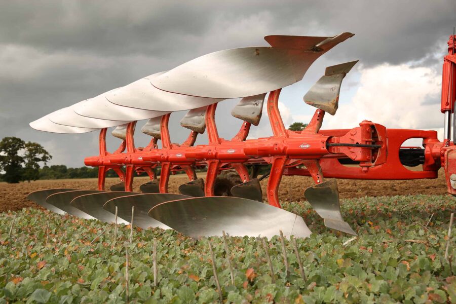 New Vari-Master on-land mounted plough range