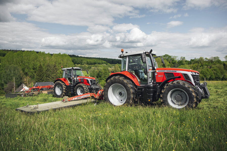 210hp MF 7S.210  powers into the top of the MF 7S Series