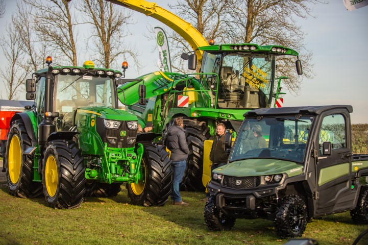 Exclusive John Deere factory tour at MMS