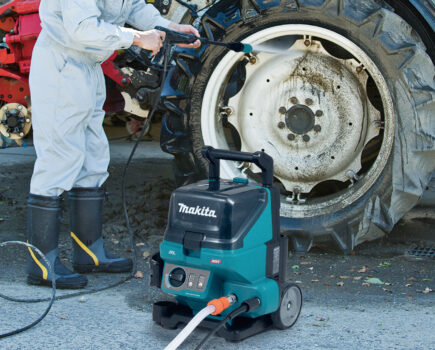 Powerful performance with Makita’s cordless power washer