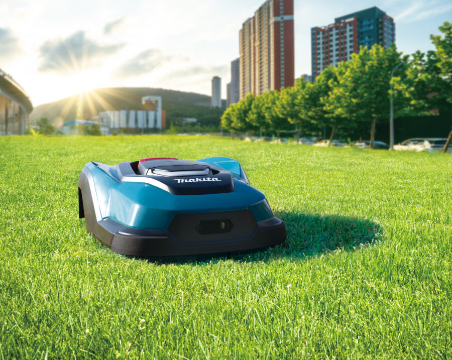 Makita launches its first robotic mower