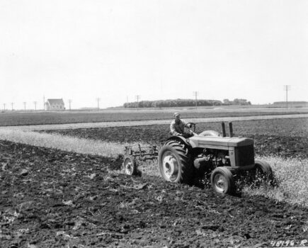 75th anniversary of the John Deere Model R tractor