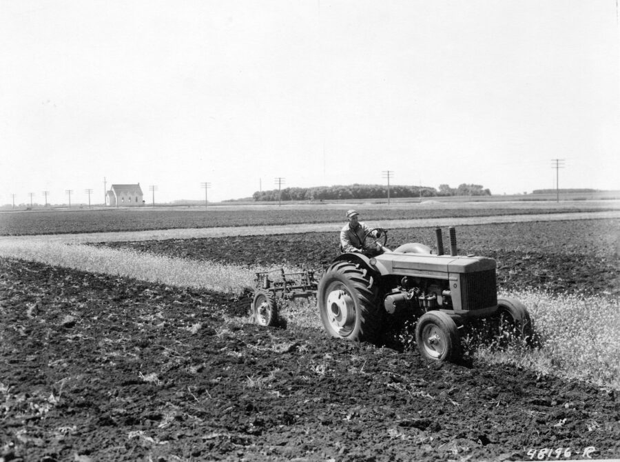 75th anniversary of the John Deere Model R tractor