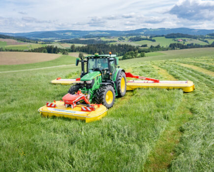 Smooth and cost effective grassland mowing