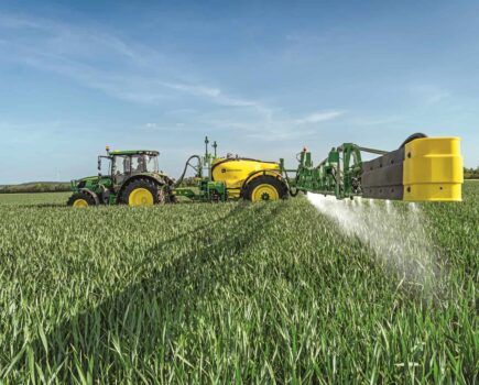 Compact sprayers with premium features