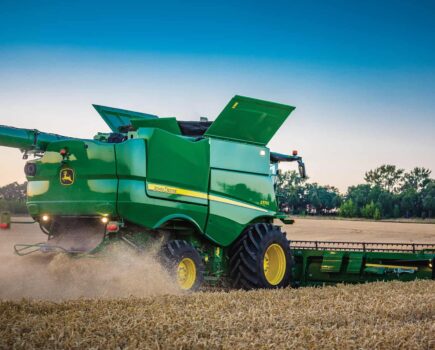 John Deere updates combines for 2020