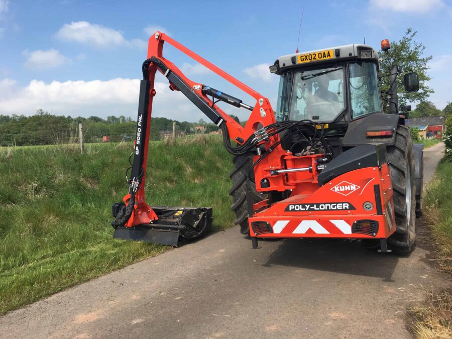 Hydraulic roller extends versatility