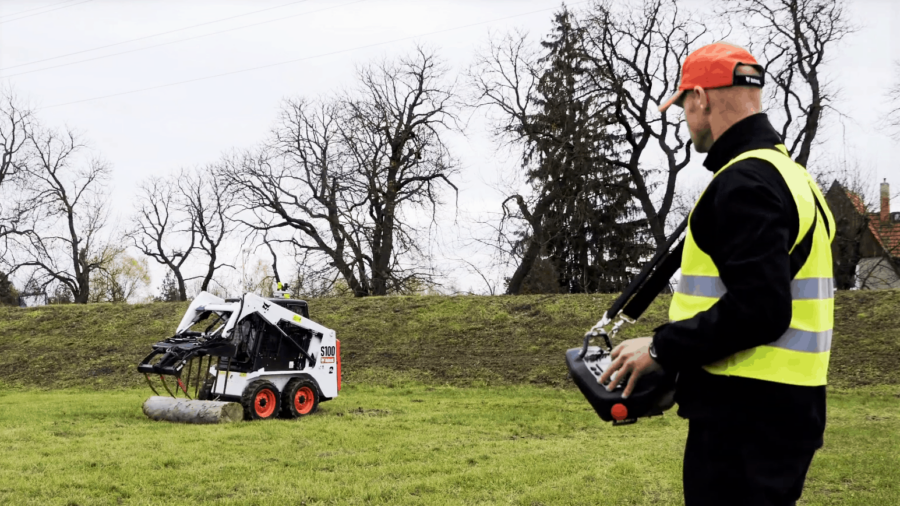 Bobcat attachments expand with loader remote control