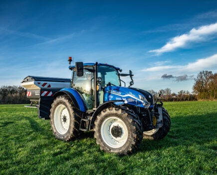 New Holland plans first UK display of new T5 Dual Command