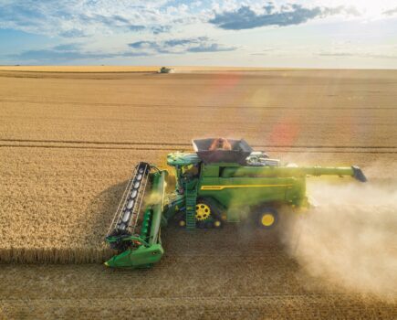 John Deere introduces its new T5 and T6 Walker Combines