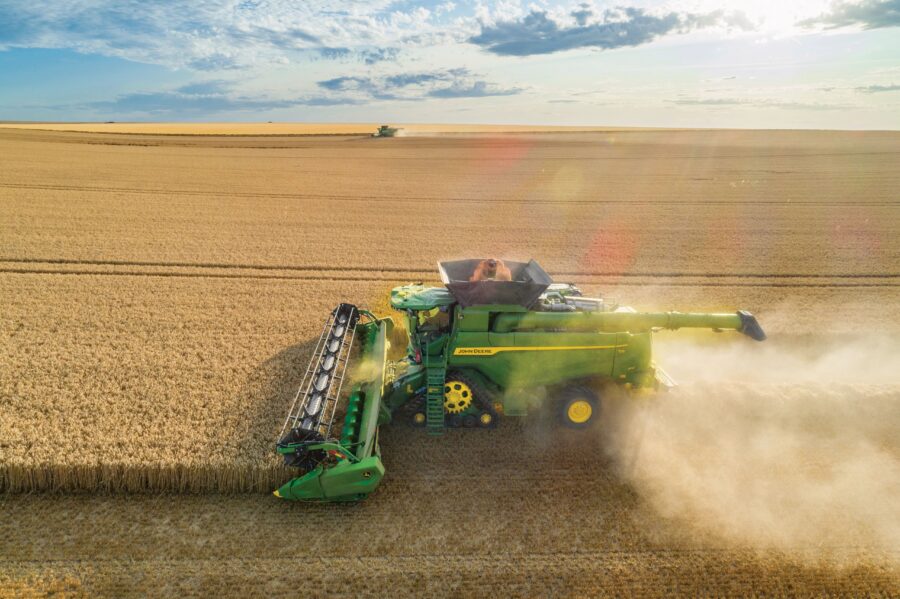 John Deere introduces its new T5 and T6 Walker Combines