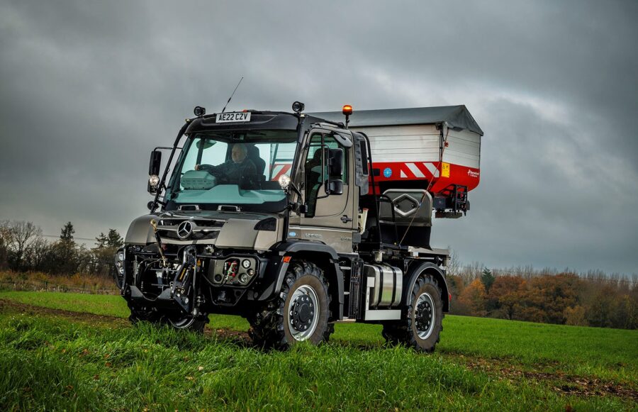 Home Farm (Charlton) Estates’ Mercedes-Benz Unimog steers straight and true with Topcon RTK GNSS tracking