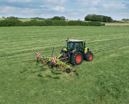 New smaller working width additions to the Volto tedder and Liner rake ranges