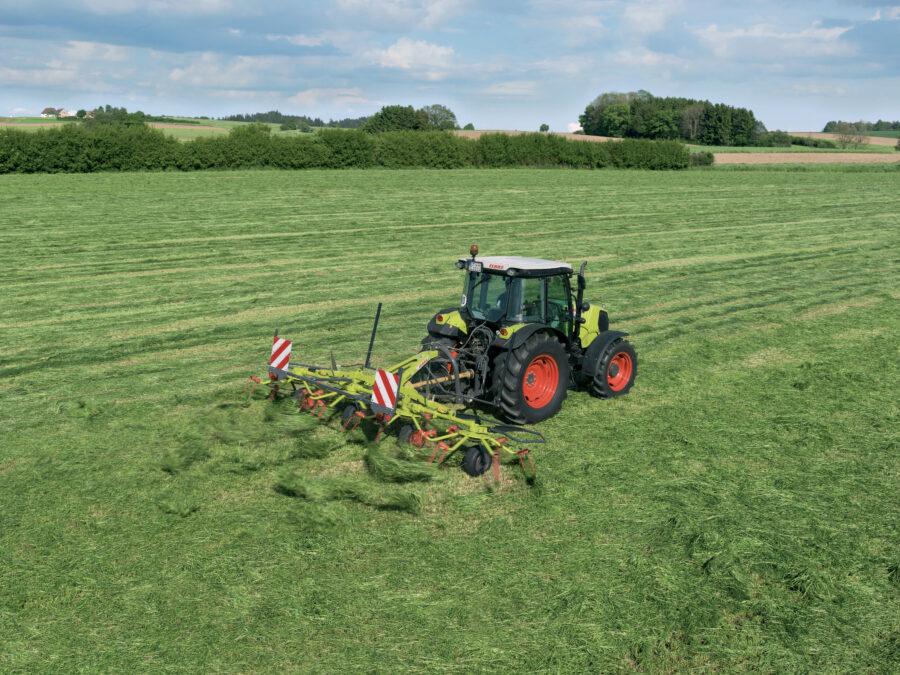 New smaller working width additions to the Volto tedder and Liner rake ranges