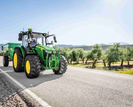 John Deere introduces new 5M tractor