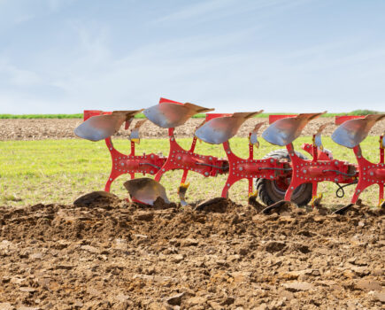 SERVO T 6000: the new Pöttinger plough 